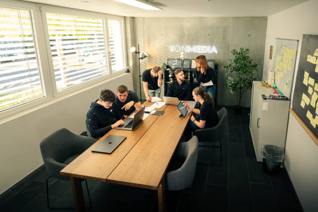vonMedia Team